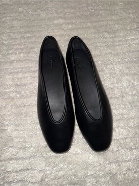 NWOT - V Cut Black Ballet Flat